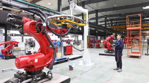 不进大厂进工厂,这位博士工匠让机器人生产机器人 不进大厂进工厂,这位博士工匠让机器人生产机器人