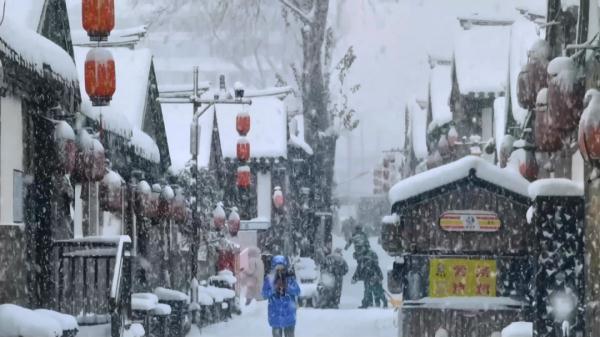 “别问这里雪多大，一问一个不吱声”
