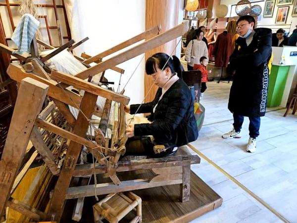 重庆荣昌：“非遗三宝”促业兴