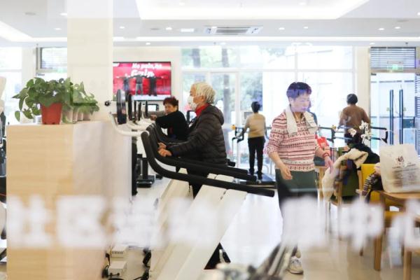 上海:快来试试家门口的健身房!15分钟社区体育生活圈正成为现实 上海:快来试试家门口的健身房!15分钟社区体育生活圈正成为现实
