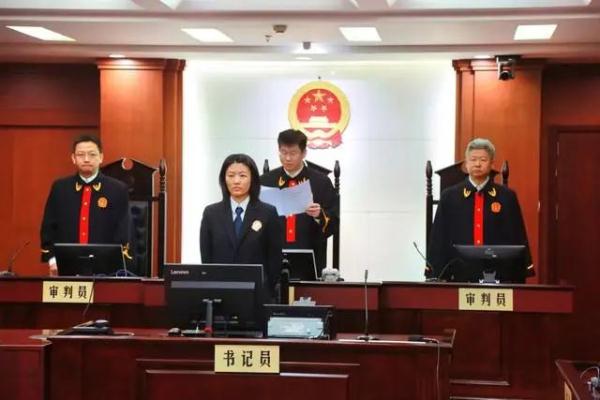北京四环主路上，面包车追尾兰博基尼被诉赔190万！法院判了→