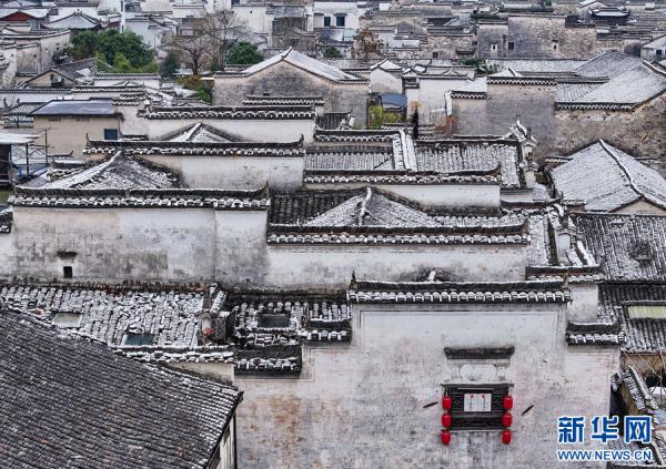 安徽黟县：雪落宏村 水墨徽州