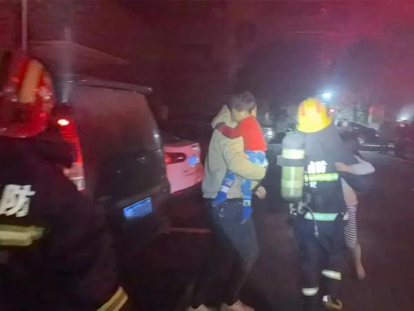 小心!取暖器未关引发多起火灾! 小心!取暖器未关引发多起火灾!