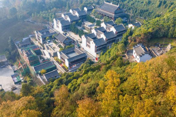 湖北秭归屈原祠迁建后首次修缮完成