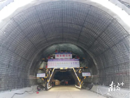 深汕高铁首座隧道顺利贯通