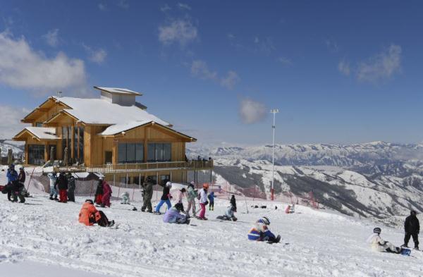 雪上有金山——可可托海的冬季跃迁