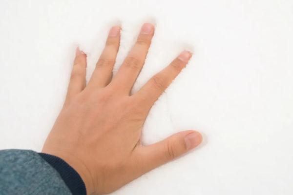 天冷手指变白变紫…冻僵了?或是疾病前兆!这3类人尤其要注意! 天冷手指变白变紫…冻僵了?或是疾病前兆!这3类人尤其要注意!