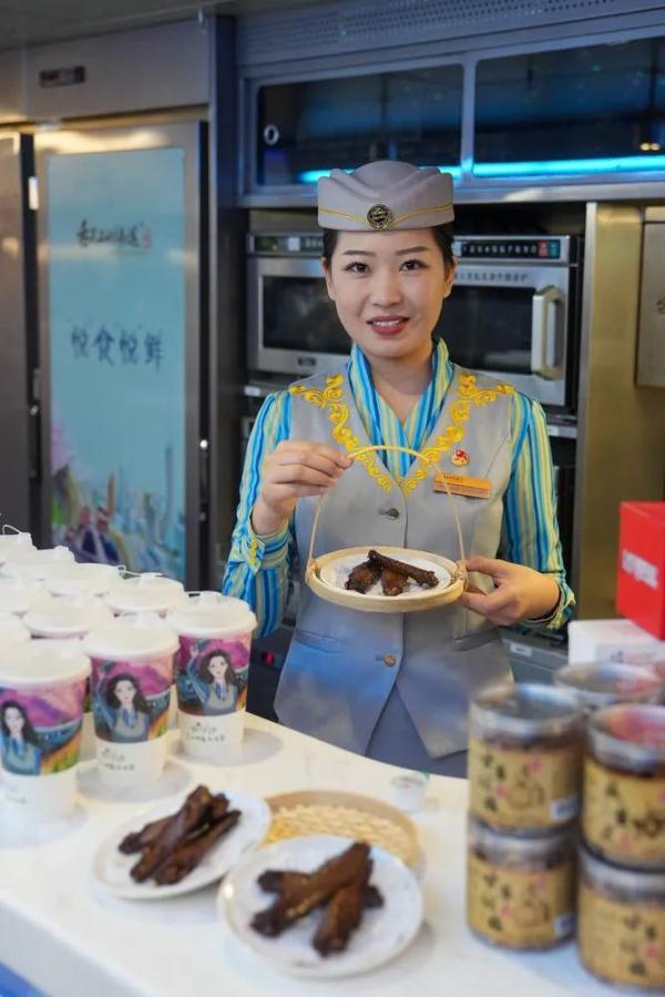 广州白云站、汕汕高铁今日开通!附白云站搭乘攻略→ 广州白云站、汕汕高铁今日开通!附白云站搭乘攻略→