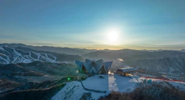 “无板滑雪”，他们解锁新玩法