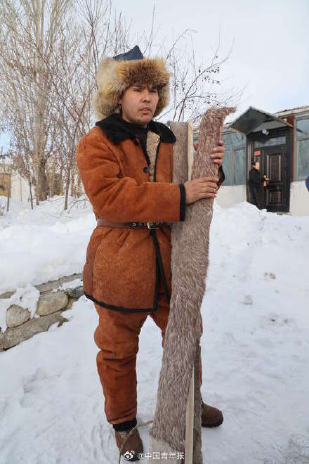 年轻人让阿勒泰毛皮滑雪板“滑”得更远
