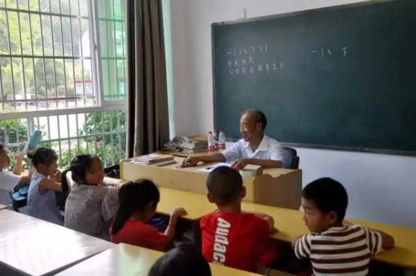 这张“课表”绝了！杭州这位全能的老师，孩子们都服气……
