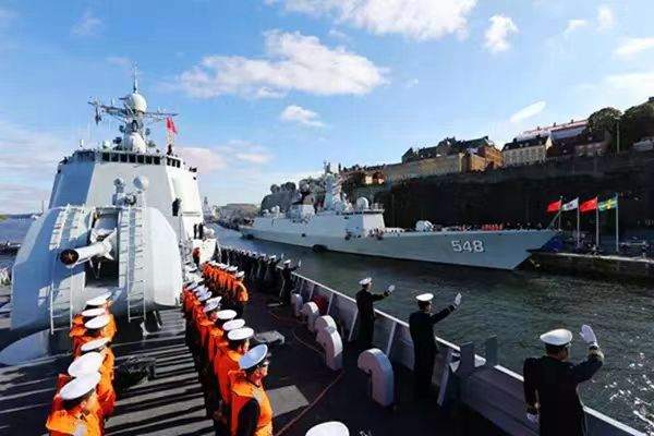 “感谢中国海军!” “感谢中国海军!”