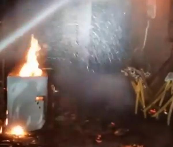 许昌一居民家中洗衣机着火 “水火”也能相容? 许昌一居民家中洗衣机着火 “水火”也能相容?