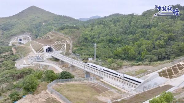 今天开通!深圳⇋汕头最快109分钟 今天开通!深圳⇋汕头最快109分钟