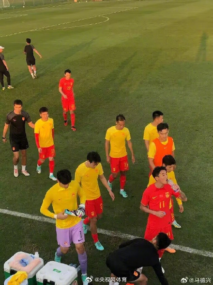 国足5比1阿联酋乙级队