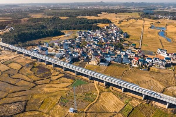 明日全线通车!南昌出发49分钟到景德镇105分钟到黄山 明日全线通车!南昌出发49分钟到景德镇105分钟到黄山