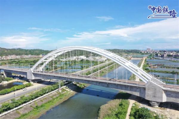 今天开通!深圳⇋汕头最快109分钟 今天开通!深圳⇋汕头最快109分钟