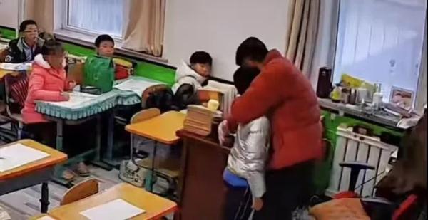 全网点赞！沈阳这位小学老师好暖！网友感慨：足以改变孩子一生