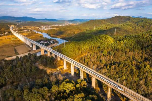 串起9个5A级景区,形成世界级黄金旅游线!杭昌高铁全线贯通运营! 串起9个5A级景区,形成世界级黄金旅游线!杭昌高铁全线贯通运营!