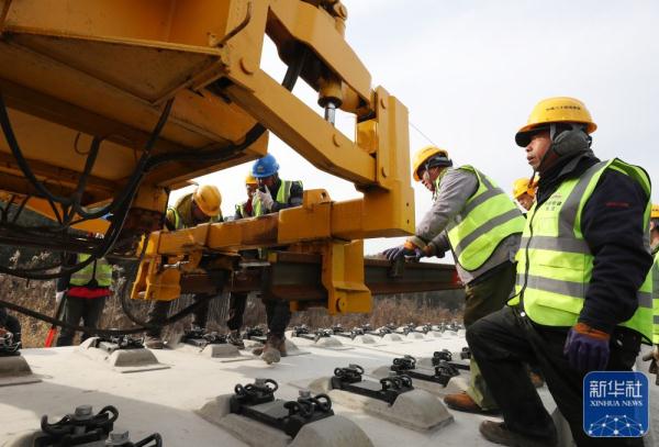 上海市域铁路机场联络线开启全线长钢轨铺设