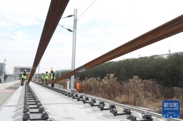 上海市域铁路机场联络线开启全线长钢轨铺设
