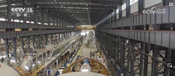 多项“卡脖子”技术被攻克实现产业化 产业发展向中高端稳步迈进