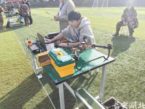 “空中鹰眼”助力破获大案要案 湖北武汉警用无人机大队屡立奇功 “空中鹰眼”助力破获大案要案 湖北武汉警用无人机大队屡立奇功