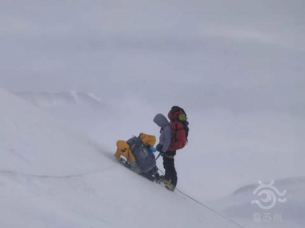了不起的大叔！60岁苏州人登顶南极最高峰！