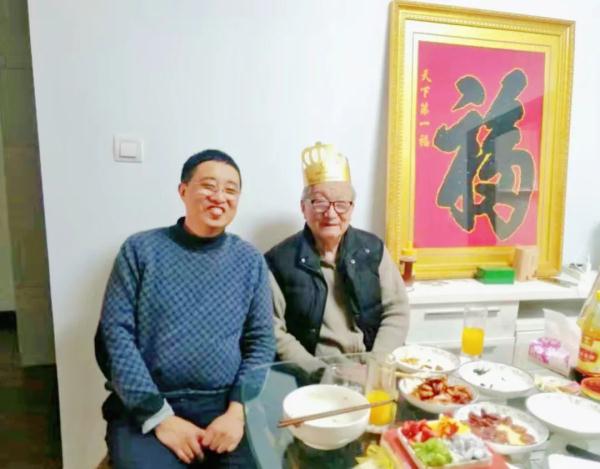 再交一次党费，是河南96岁老教授生前最大的心愿……