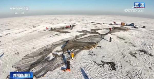冰湖腾鱼！来看查干湖冬捕