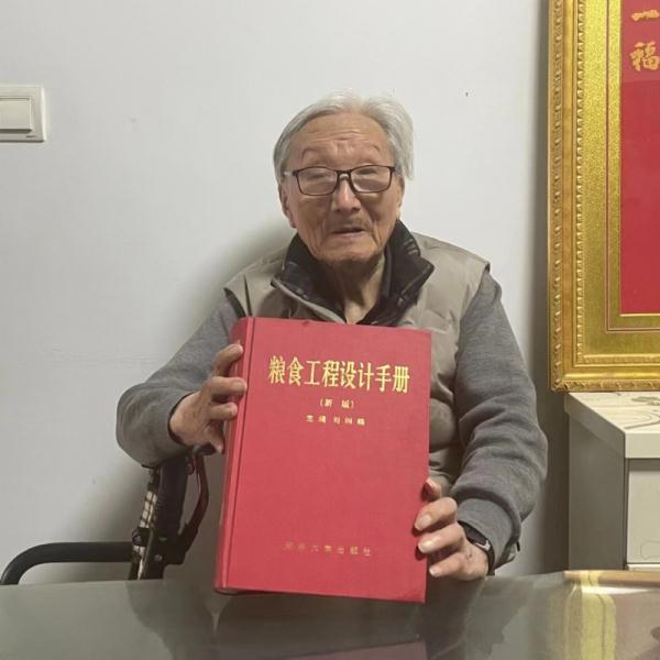 再交一次党费，是河南96岁老教授生前最大的心愿……