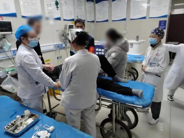 交警安顿好伤者返岗执勤，却得知医院下达了病危通知书