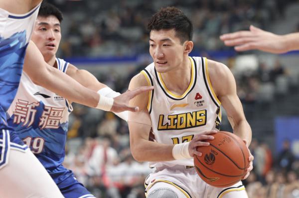 篮球丨CBA常规赛：新疆伊力特胜浙江东阳光药