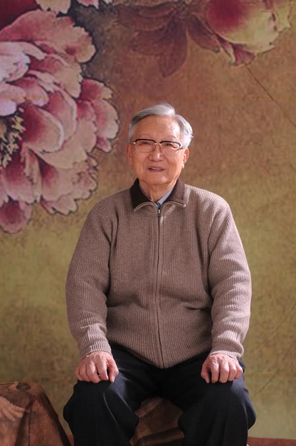 再交一次党费，是河南96岁老教授生前最大的心愿……