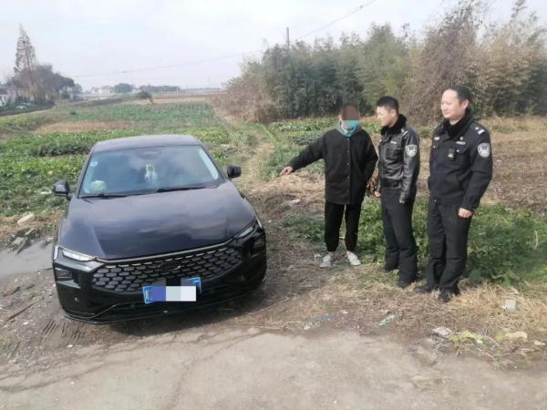 不要命了?!上海奉贤多人竞速飙车,时速100km/h,引擎盖上还趴着人 不要命了?!上海奉贤多人竞速飙车,时速100km/h,引擎盖上还趴着人