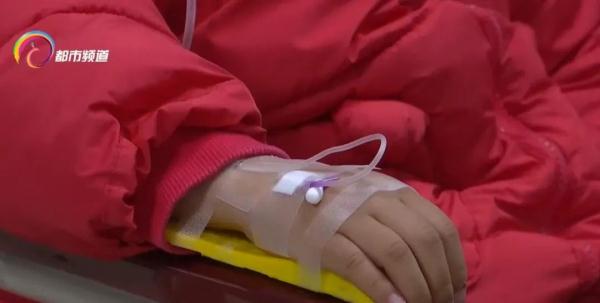 “咳咳咳”，每逢秋冬季，儿童咳嗽频发，该如何治疗呢？