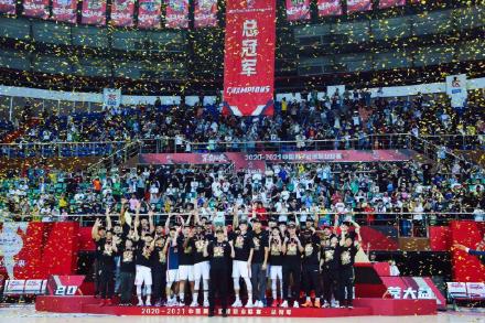 再见9号！易建联球衣退役仪式今晚举行