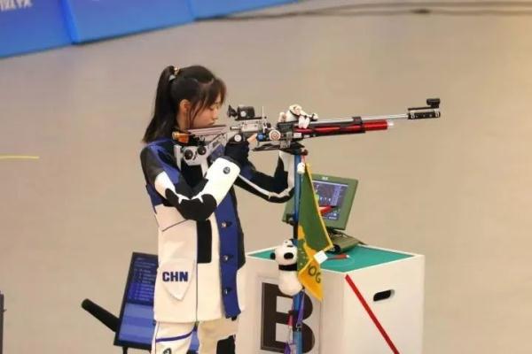 17岁浙江姑娘黄雨婷，登上福布斯！