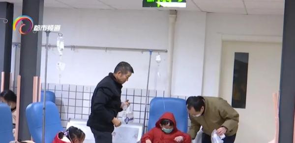 “咳咳咳”，每逢秋冬季，儿童咳嗽频发，该如何治疗呢？