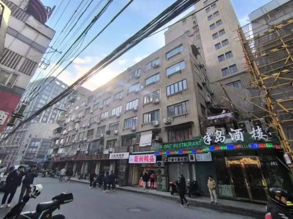 一个60+作家眼中的黄河路:支马路是大马路的气口,它的价值在于特色 一个60+作家眼中的黄河路:支马路是大马路的气口,它的价值在于特色