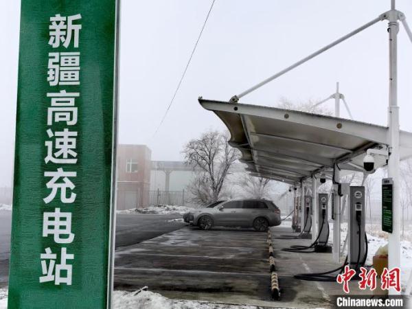 “新能源车主不再有补能焦虑”新疆建成并投入使用逾600个充电桩