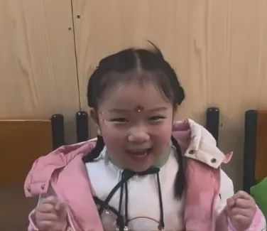 多次令全网"破防"的女孩,这次站上了舞台!再次让人泪奔… 多次令全网"破防"的女孩,这次站上了舞台!再次让人泪奔…