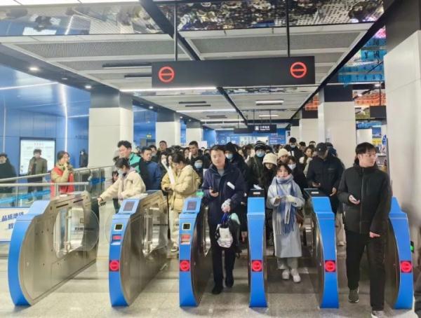 266.66万人次！郑州地铁线网日客运量创历史新高