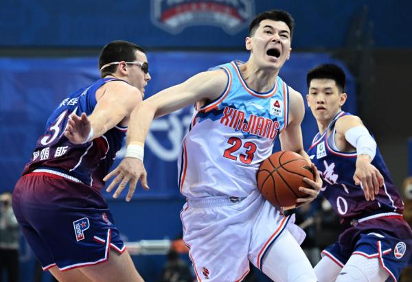篮球丨CBA常规赛：新疆伊力特胜天津先行者