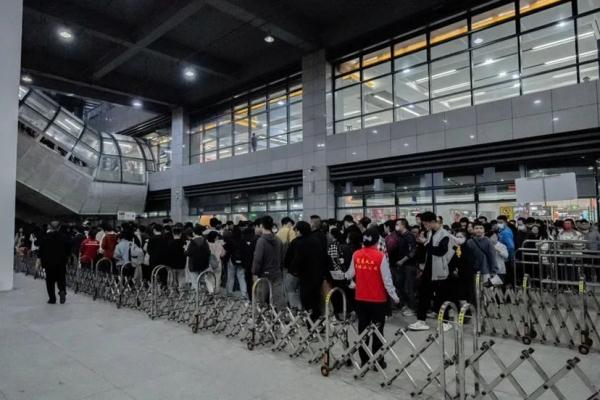 972.3万！深圳地铁线网客流强度全国第一