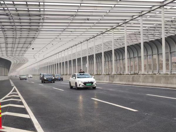 武汉友谊大道快速化改造主线高架桥建成通车 武汉友谊大道快速化改造主线高架桥建成通车