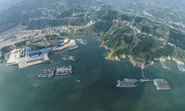 2023年三峡枢纽航运通过量突破1.7亿吨 创历史新高