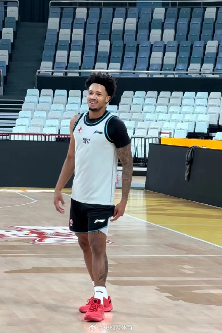 北京男篮官宣杰伦-亚当斯加盟 北京男篮官宣杰伦-亚当斯加盟