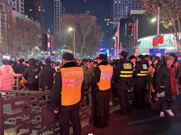 324.7万人次！昨天的南京太热闹啦
