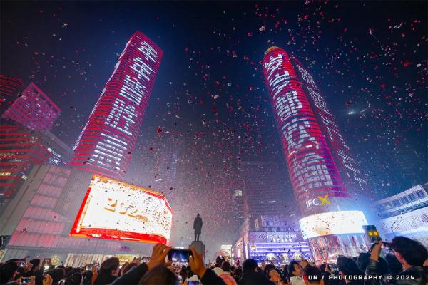 324.7万人次！昨天的南京太热闹啦